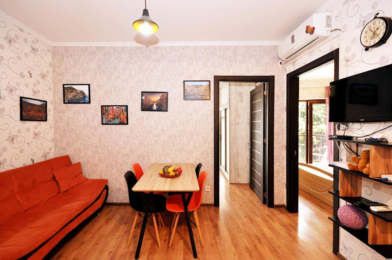 Apartment Art Django Old Avlabari Tbilisi Luaran gambar